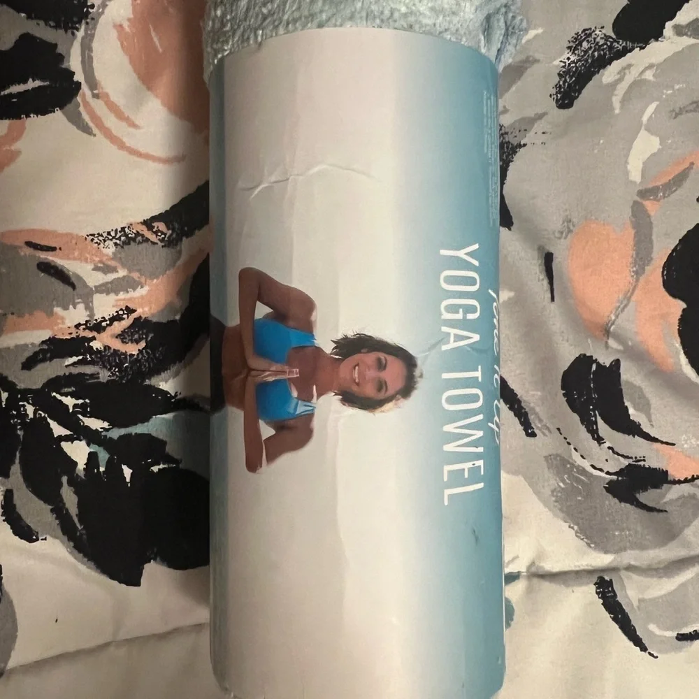 SELF Yoga Block and Tone It Up Yoga Towelp - Picture 6 of 10